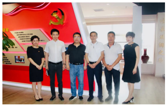 河?xùn)|區(qū)政法委、春華街領(lǐng)導(dǎo)來到永誠世佳開展對企服務(wù)活動
